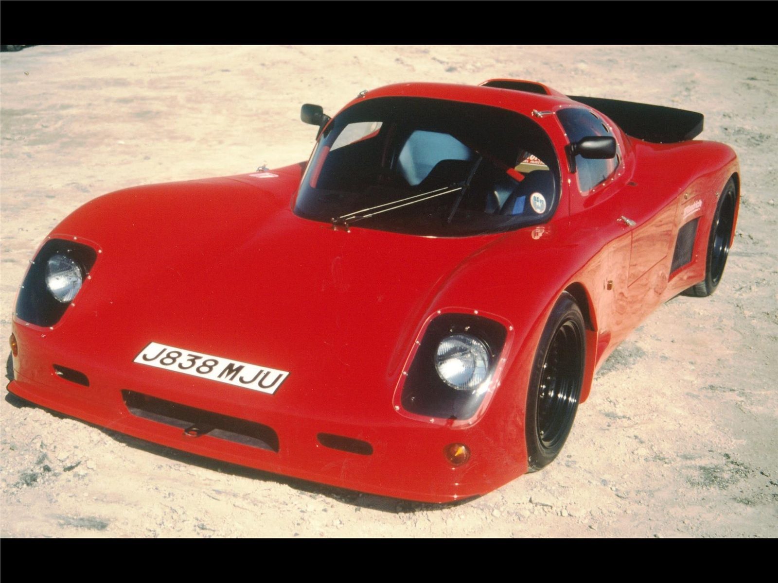 Red early Ultima seen from the front side