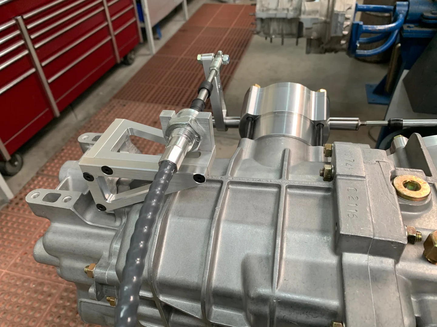 Close view of the CMS side-shift mechanism mounted on a G50 transaxle.