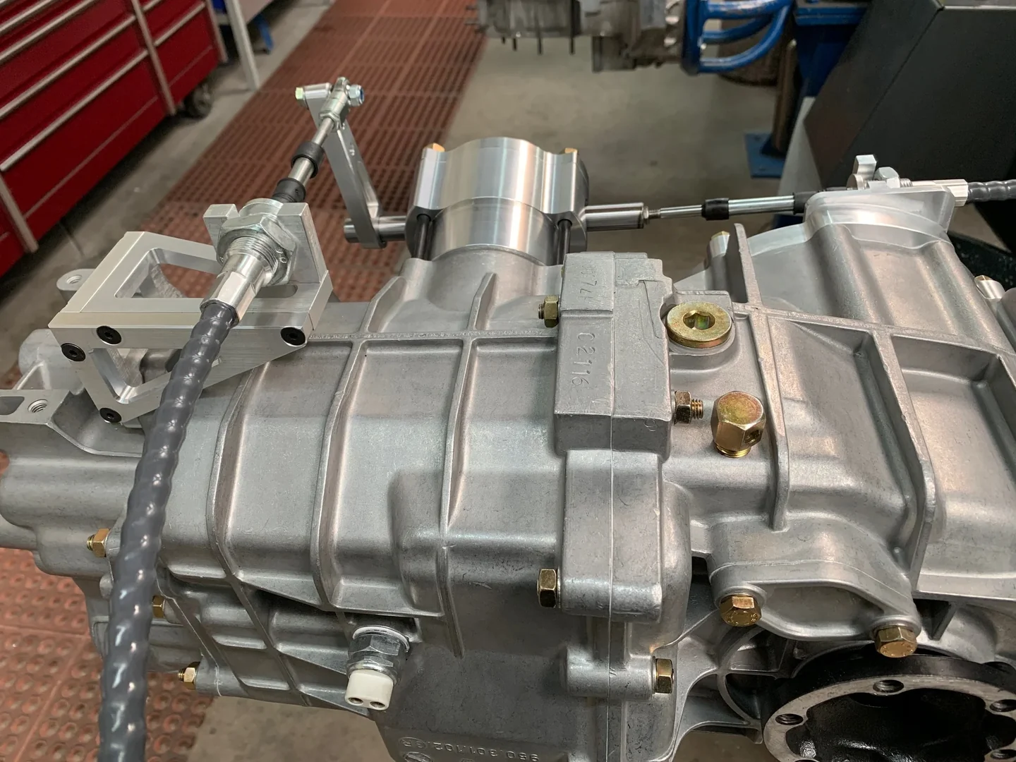Top view of the CMS side-shift mechanism mounted on a G50 transaxle.