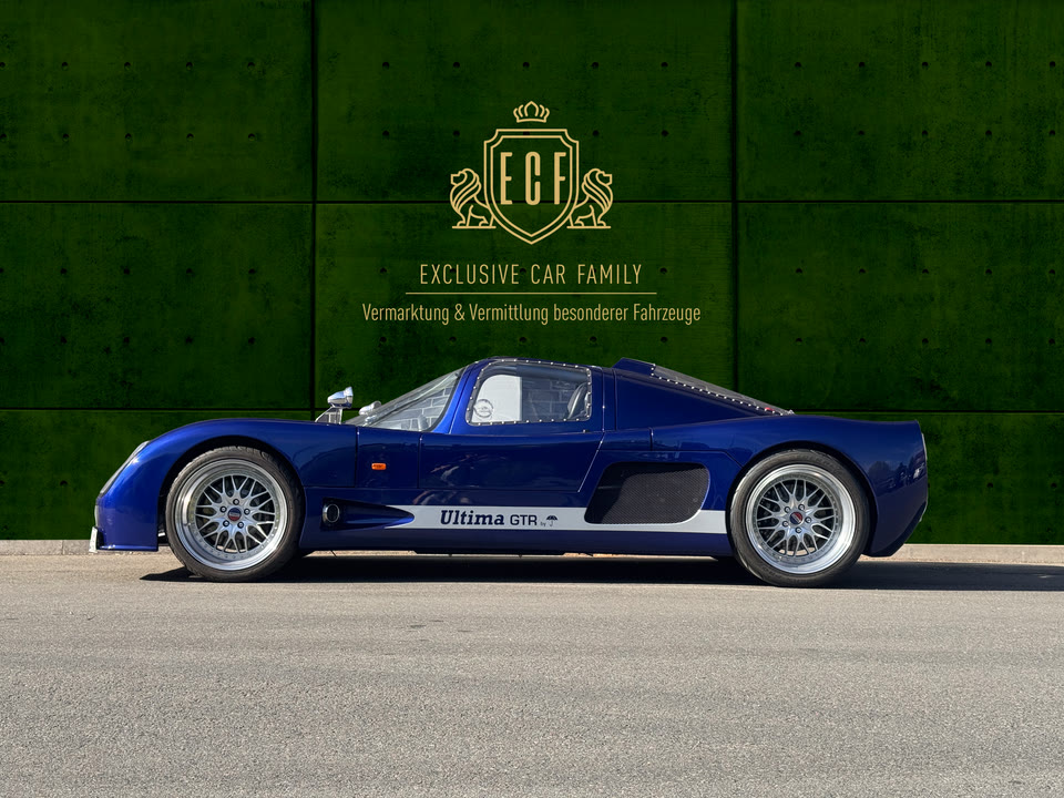 Blue Ultima GTR shown in Exclusive Car Family advert 0425-003