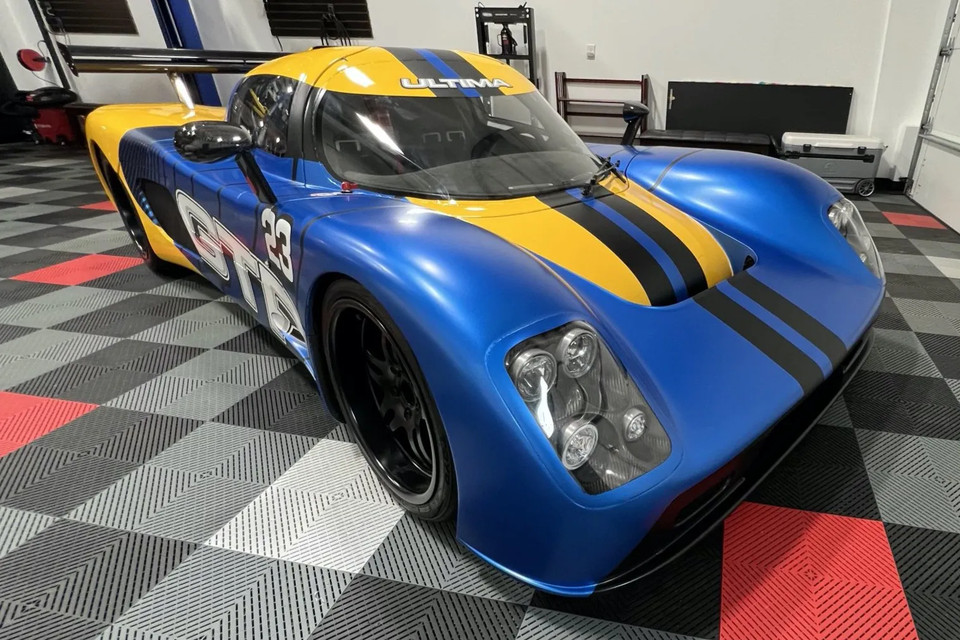 Lead advert photograph for 2004-titled Ultima GTR on Bring a Trailer